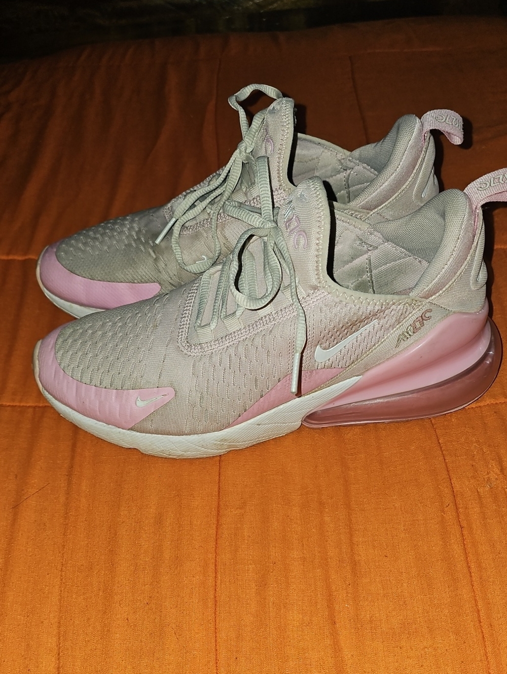 NIKE Air Max 270 Womens Sneakers, Sz 7!!